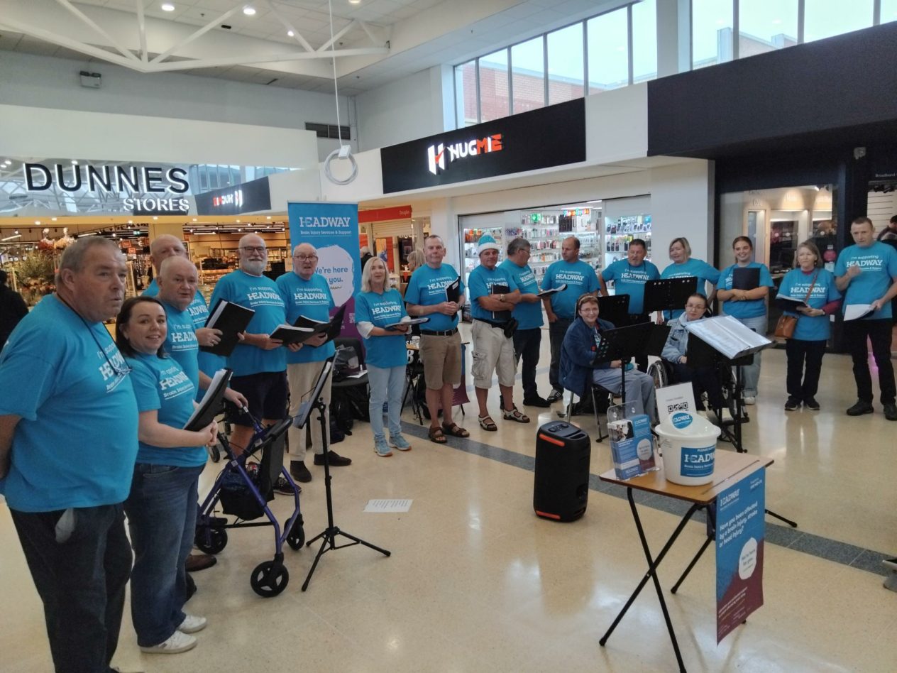 Headway choir singing